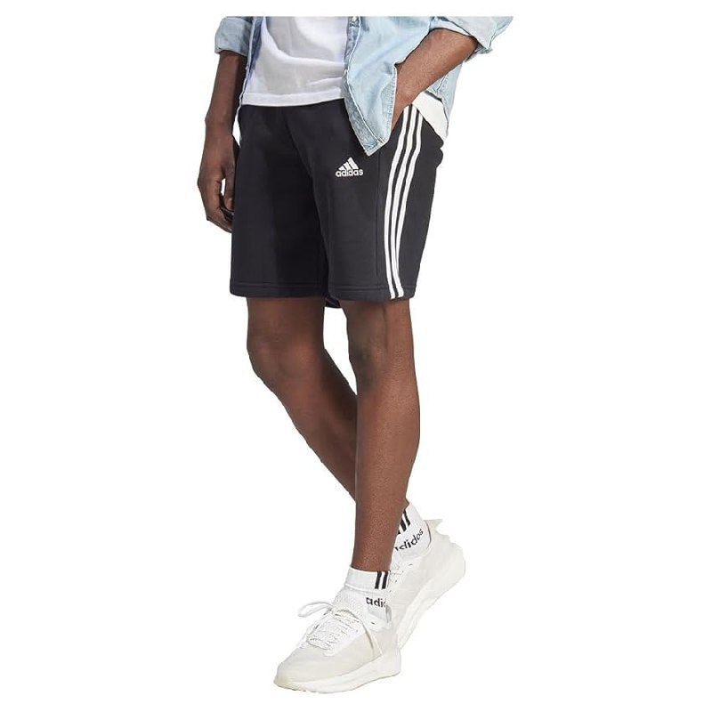 adidas Essentials: fino al 50% di sconto sui pantaloncini