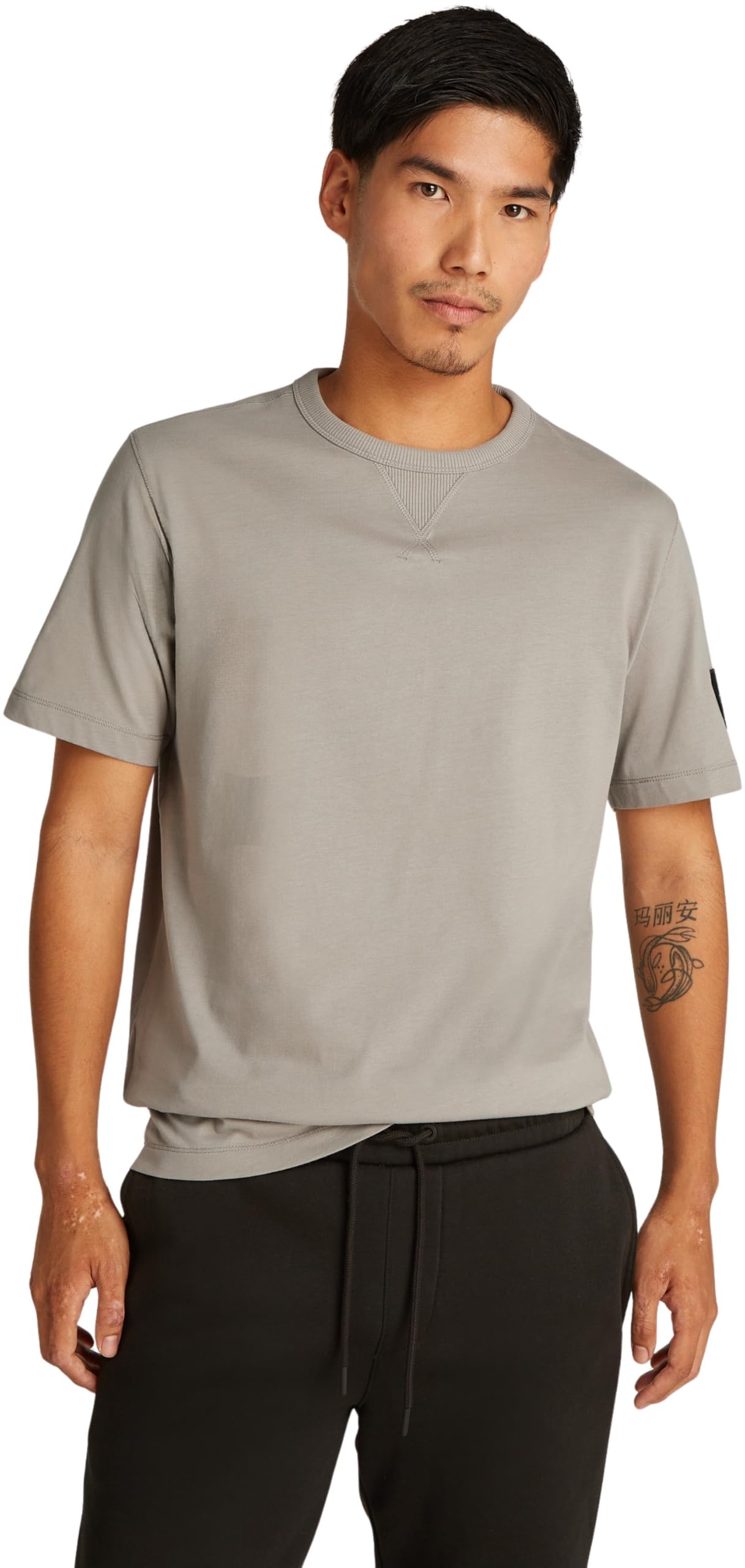 Calvin Klein T-shirt: fino al 45% di sconto offerte